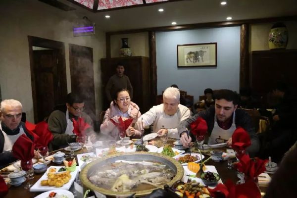 金味德热锅子面