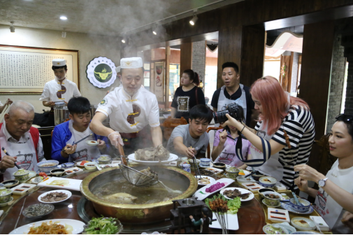 金味德热锅子面