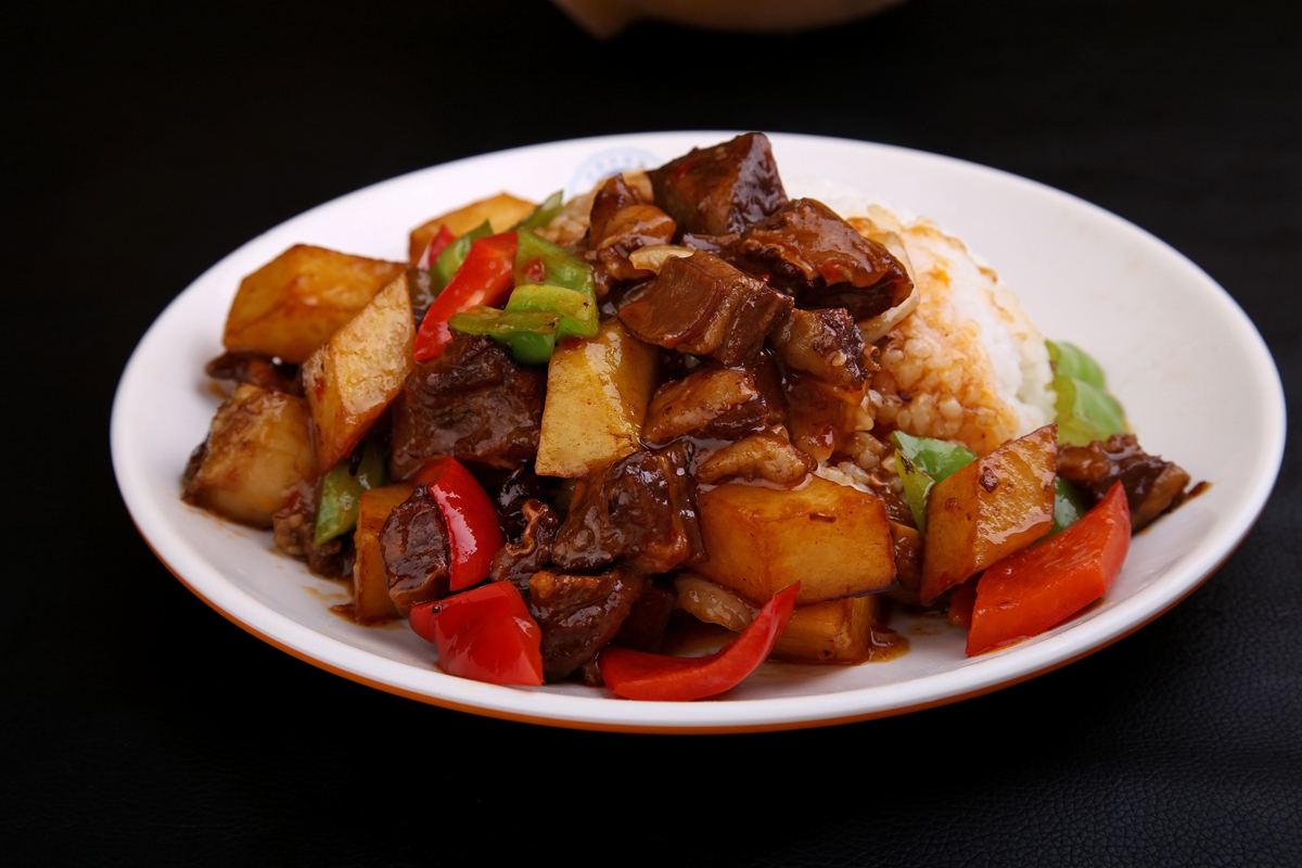 土豆牛肉盖浇饭