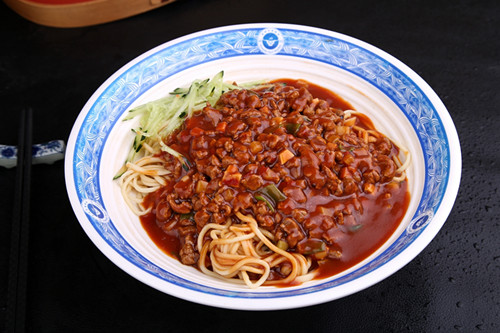 牛肉杂酱面